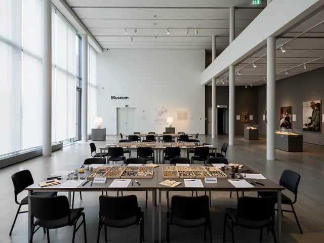 Puzzeln verbindet im Museum für Kunst und Gewerbe