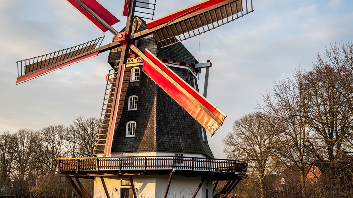 KI-generiertes Bild zu Bergedorfer Mühle „Glück Zu“